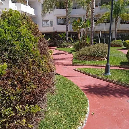 Con Piscina A Pasos Del Mar