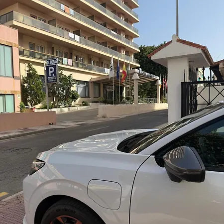 Con Piscina A Pasos Del Mar Torremolinos
